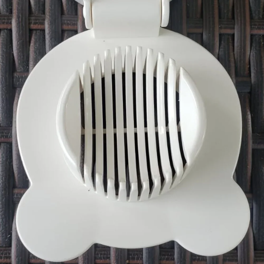 NWT Tupperware Egg-ceptional Slicer Egg Slicer
